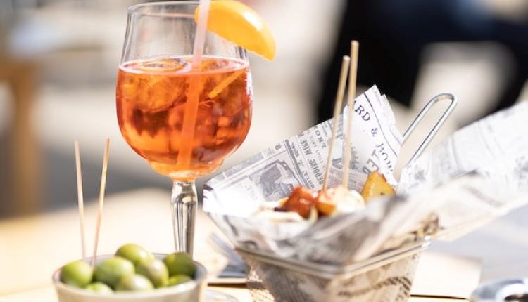 Descubre la cultura de las tapas en Barcelona con la guía de SalirPorBarcelona