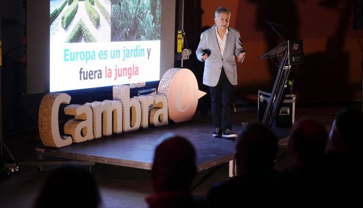 Més de 180 empresaris i directius lleidatans participen durant les Nits Cambra en un viatge en globus per l’economia global
