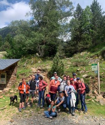 Pacients i especialistes en oncologia escalen la Pica d'Estats per sensibilitzar i mostrar l’altra cara del càncer