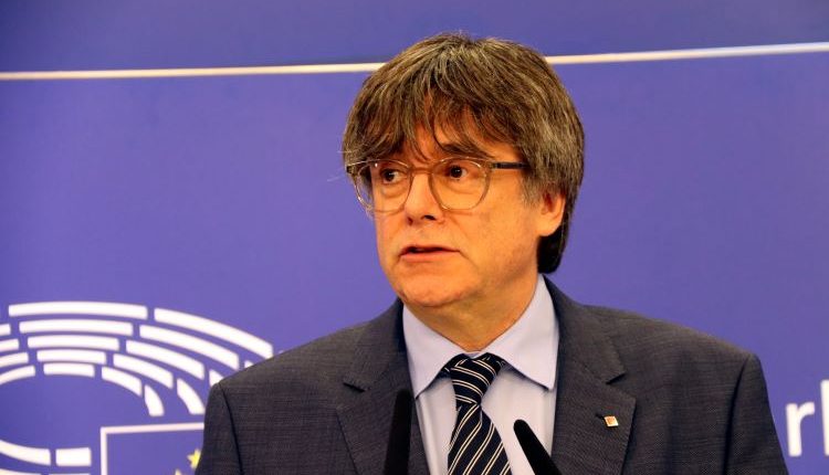Puigdemont insisteix que no s'entregarà "mai" malgrat les ofertes d'indult que assegura va rebre del PSOE