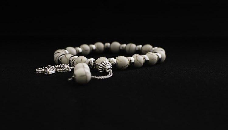 El cobre se convierte en la tendencia de la joyería artesanal