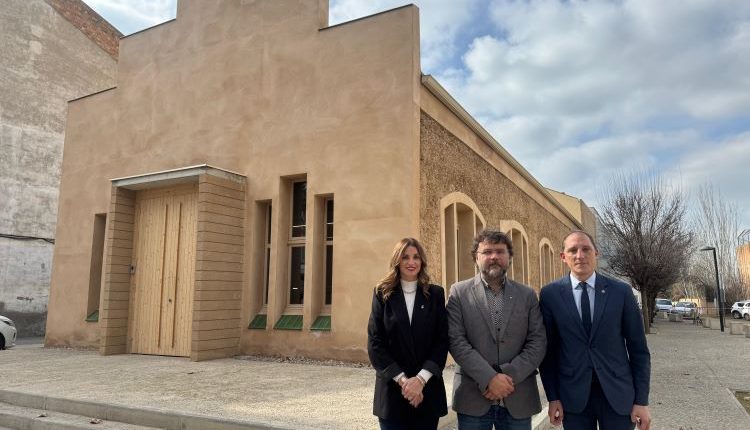 Reunió amb l’alcalde d’Ivars d’Urgell Un cop finalitzada la visita a la Cooperativa d’Ivars, el subdelegat ha visitat l’ajuntament d’aquest municipi del Pla d’Urgell on ha mantingut una reunió de de treball amb l'alcalde, Joan Carles Sánchez.